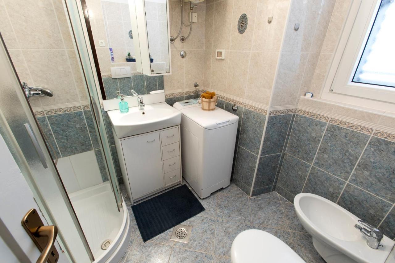 Apartma Rozi 科佩尔 外观 照片